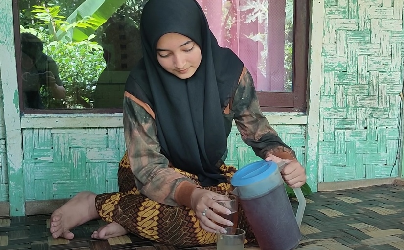Gadis Desa Cantik Keturunan TURKI, Rela Memilih Hidup di Kampung Terpencil