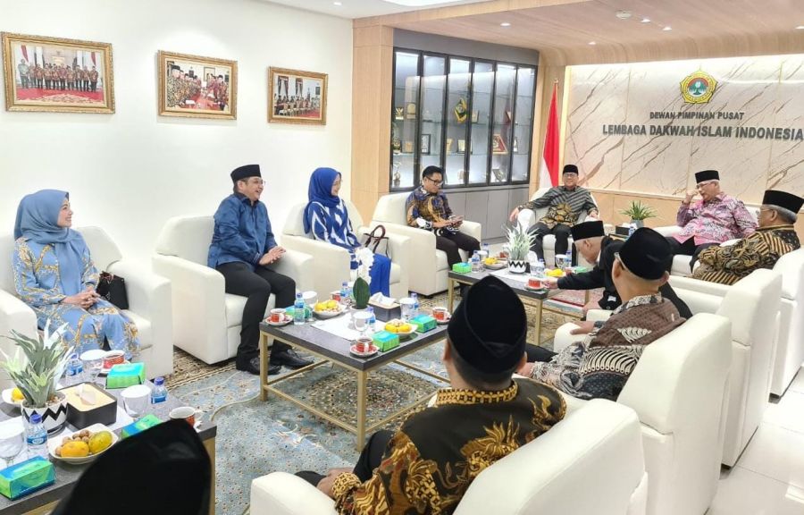 Kunjungi DPP LDII Bersama Desy Ratnasari Cs, Wakil Ketua MPR RI Bersyukur Indonesia Miliki LDII