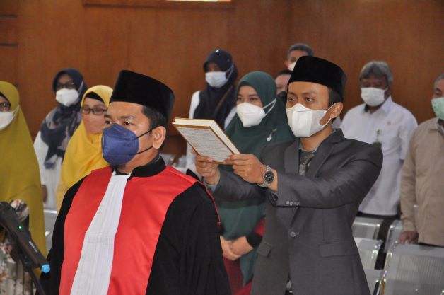 Pengambilan Sumpah Hakim Adhoc Tipikor PN Bandung Kelas I A Khusus