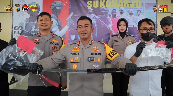 Polres Sukoharjo Berhasil Tangkap Pria Datangi Kantor Bupati Sukoharjo Dengan Bawa Samurai