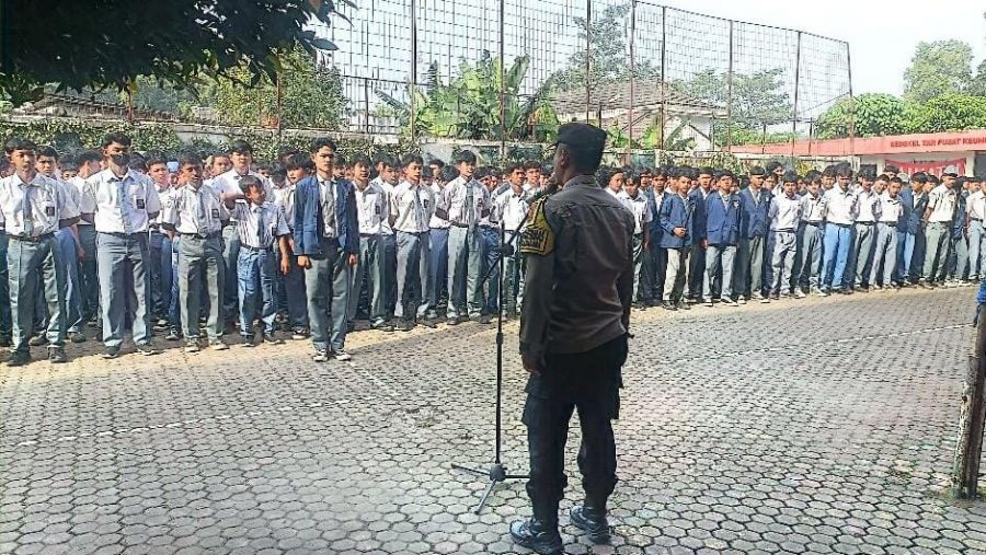 Polri Turun ke Sekolah: Aipda Didi Imbau Pelajar SMK Wipama Jauhi Kenakalan Remaja