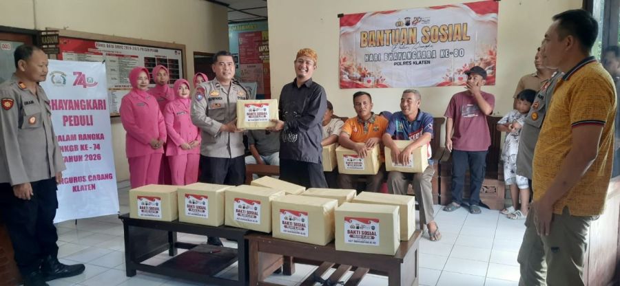 Sambut Hari Jadi ke-80, Polsek Pedan Klaten Gelar Bakti Sosial Kepada Warga