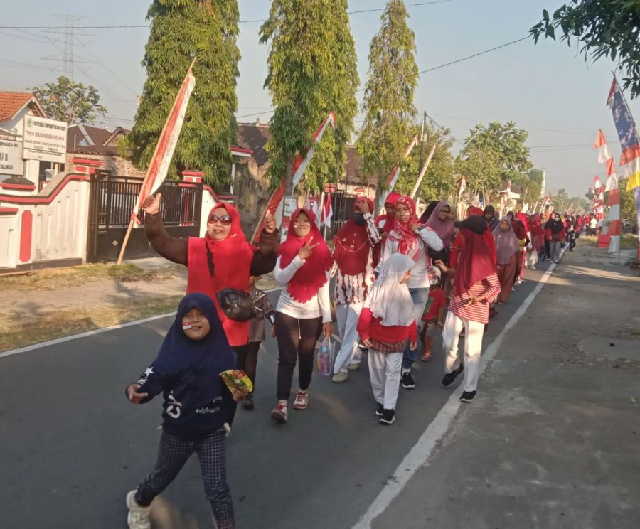 Sambut HUT RI ke-78, Warga RT 01 RW 06 Dalangan Tawangsari Sukoharjo Adakan Gerak Jalan Sehat