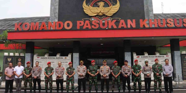 Tingkatkan Sinergitas, Kapolres Sukoharjo Kunjungi Grup 2 Kopassus