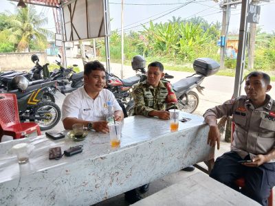 Perkuat Sinergi TNI-Polri, Babinsa Kelurahan Kulim Jalin Koordinasi untuk Jaga Kamtibmas
