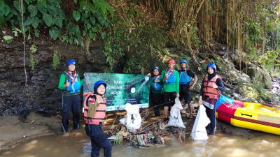 Sambut Hari Lingkungan Hidup Sedunia, SAKO SPN Depok Ikut Bersih-bersih Sungai Ciliwung